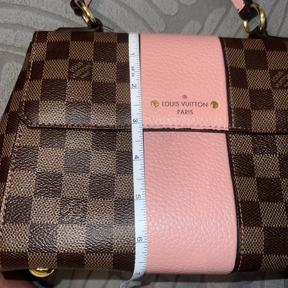 Louis Vuitton purse - Picture 13 of 16